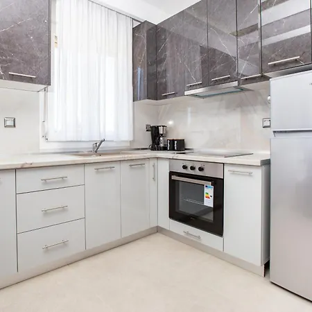 Apartment Marane Luxury